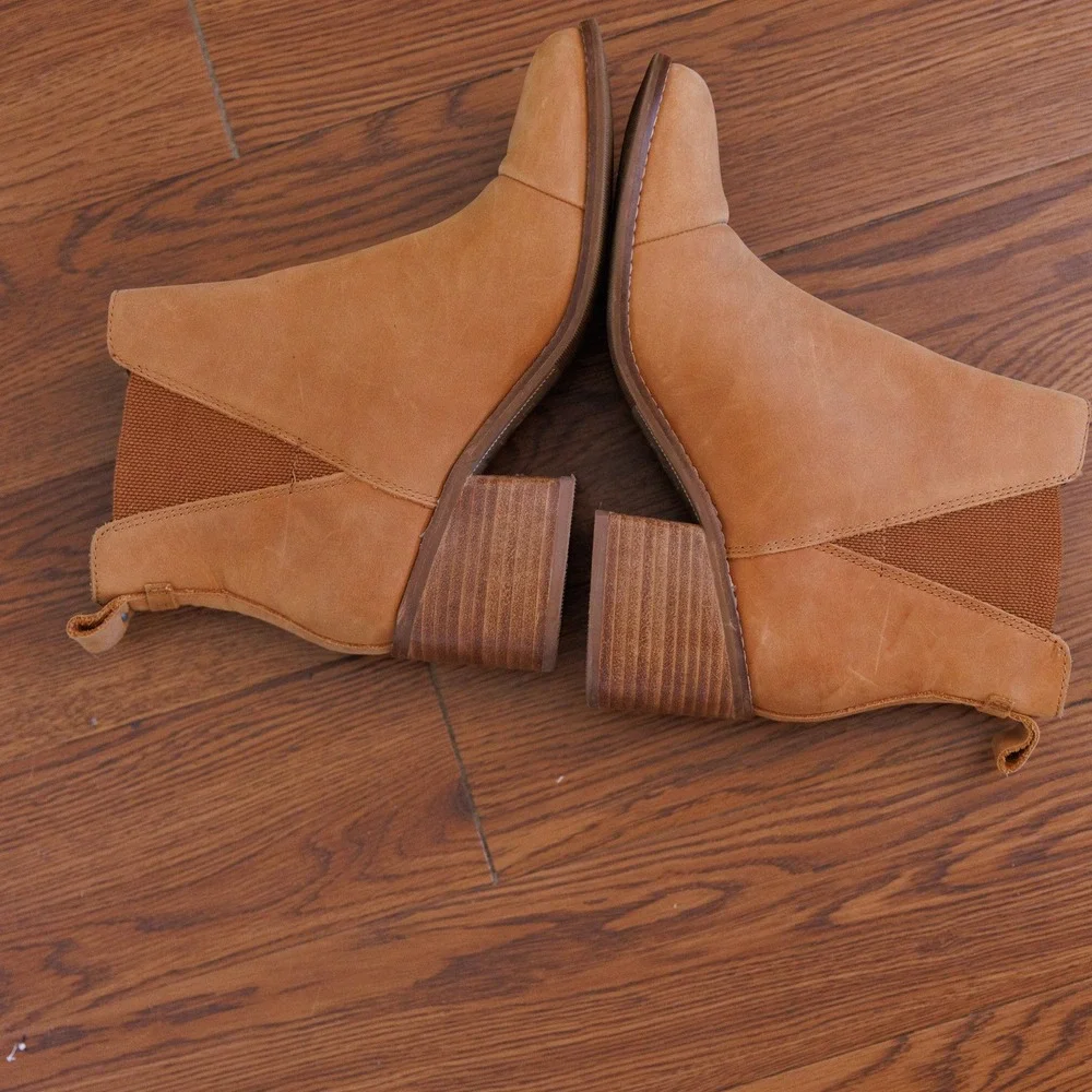 TOMS Marina Tan Leather Chelsea Ankle Boots Stacked Block Heel Women 7